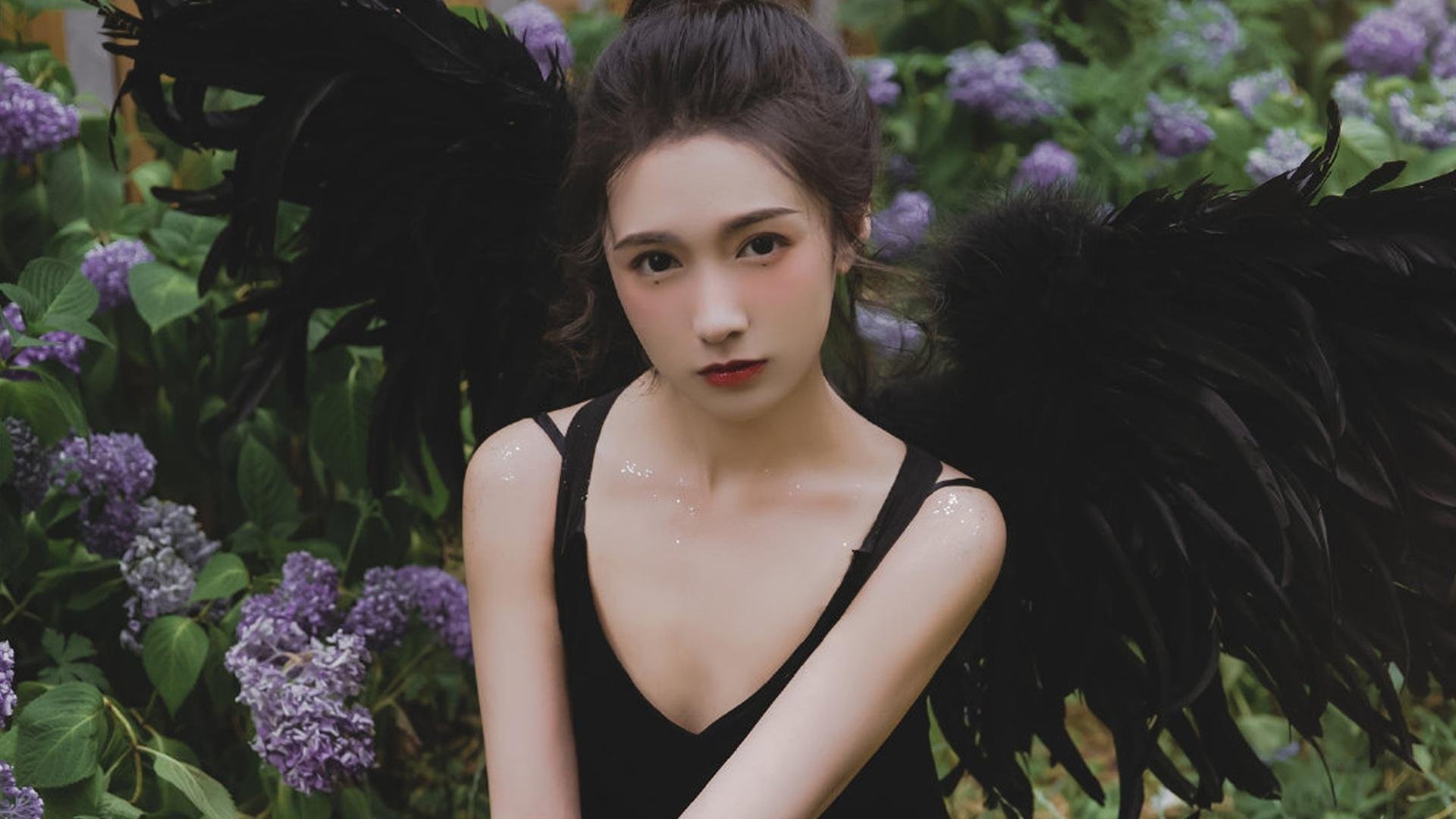 未来赛车的创新材料揭秘，未来赛车的创新材料揭秘是什么